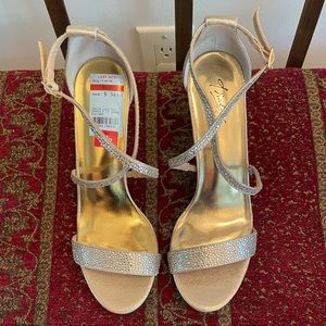 Thalia Sodi Gold/Champagne Heels